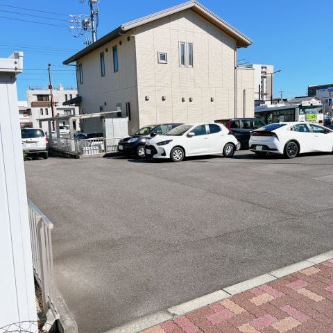 津駅前駐車場①（津駅徒歩すぐ／10台）